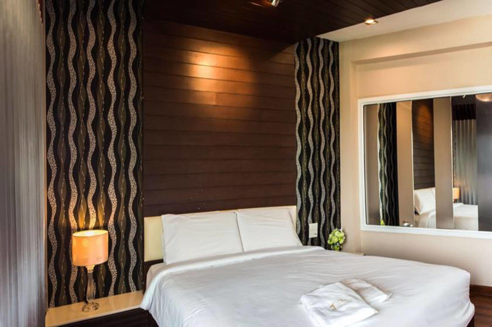 The Ring Hotel Hat Yai Exterior photo