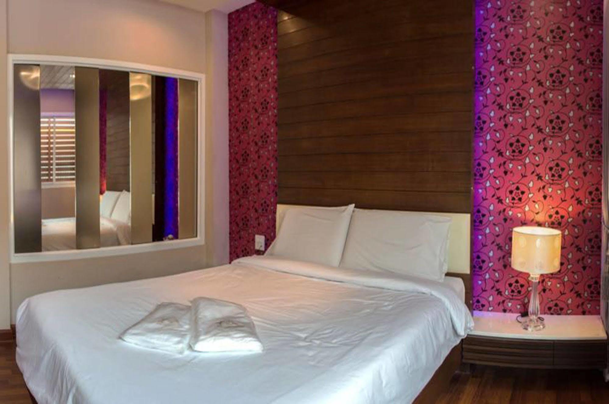 The Ring Hotel Hat Yai Exterior photo